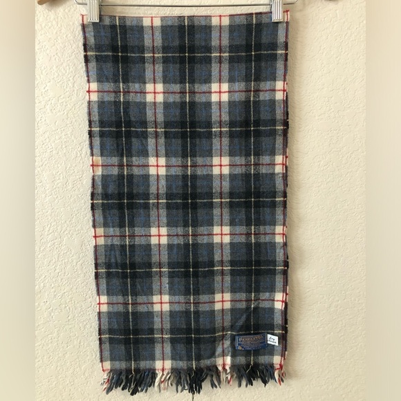 VTG Pendleton Gray, Red, Black & White Plaid Wool Scarf - Picture 1 of 4